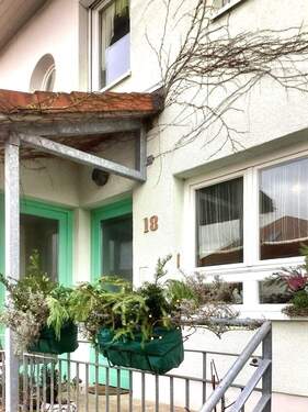 Hauseingang - Reihenmittelhaus mit 160,00 m&sup2; in Leipzig zum Kaufen