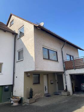 HH_Aussenansicht.JPG - Großbottwar-Winzerhausen: Zwei Einfamilienhäuser mit vier Garagen, einem alten Stall und einer Scheune