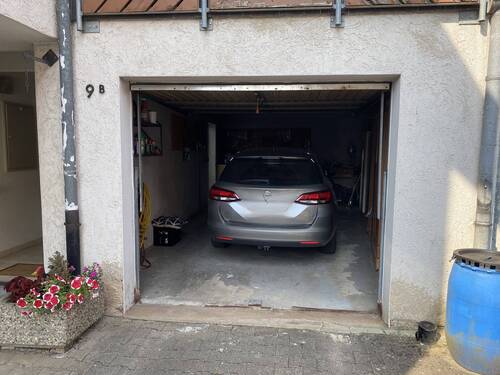 Einzel-Garage_neben_dem_Haupthaus.JPEG - 