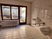 Badezimmer - Mehrfamilienhaus, Wohnhaus mit 181,00 m&sup2; in Rutesheim zum Kaufen