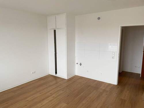 ZImmer - Kochbereich - 1 Zimmer Etagenwohnung zur Miete in Frankfurt am Main