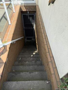 Kellerausgang zum Garten - 