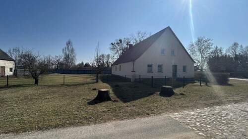 Straßenansicht - 6 Zimmer Einfamilienhaus zum Kaufen in Bliesdorf