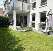 Traumwohnung in Köngen: Hochwertige 4 Zimmer-Garten-Wohnung mit Terrasse, EBK und Carport!