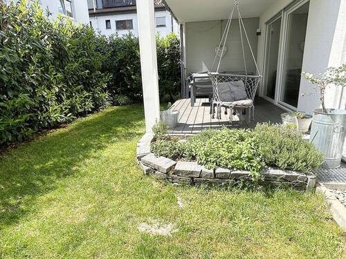 Terrasse und Teilansicht Garten - 4 Zimmer Etagenwohnung zum Kaufen in Köngen