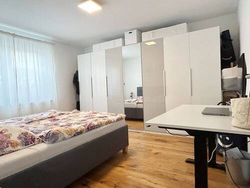 Geräumiges Elternschlafzimmer - 
