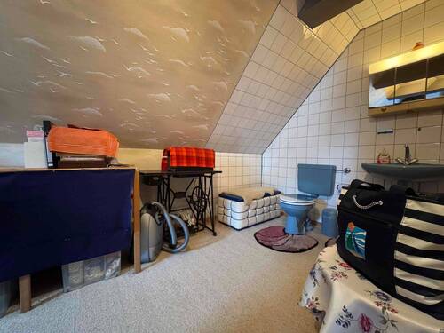 Ankleide und WC im OG - 