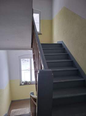 Blick im Treppenhaus - 2 Zimmer Etagenwohnung zur Miete in Seifhennersdorf