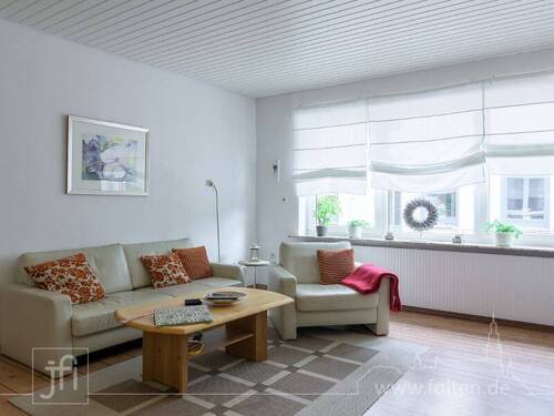 großzügiges Wohnzimmer - Einfamilienhaus mit 120,00 m&sup2; in Jemgum zum Kaufen