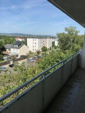 BEISPIELBILD: Aussicht von der Loggia - 3 Zimmer Etagenwohnung zur Miete in Bad Nauheim
