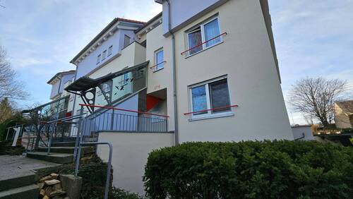 Eingang zu anderen Wohnungen - 1 Zimmer Terrassenwohnung in Hartmannsdorf
