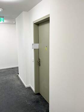 Wohnungseingang/Treppenhaus - 
