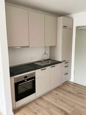 Einbauküche - 2 Zimmer Etagenwohnung zur Miete in Hannover