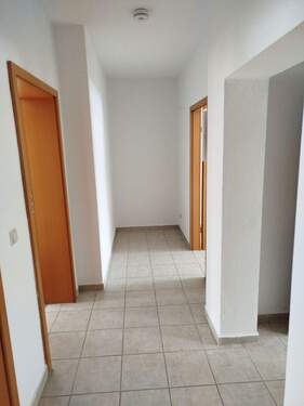 Flur - 2 Zimmer Etagenwohnung zur Miete in Dessau-Roßlau