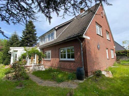 Wohnhaus in Wyk - 9 Zimmer Mehrfamilienhaus, Wohnhaus zum Kaufen in Wyk