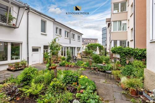 Grünfläche zum Haus gehörend - 