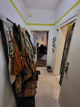 Flur - Etagenwohnung mit 36,00 m&sup2; in Lübeck-St. Lorenz-Süd zur Miete