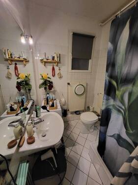 Duschbad/WC mit Fenster - 