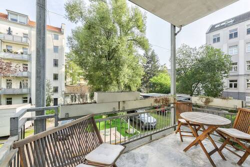 Großer Balkon im ruhigen Innenhof - 2 Zimmer Etagenwohnung in Berlin / Charlottenburg