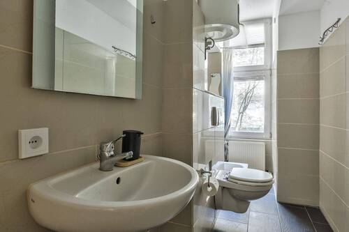 Tagesbelichtetes Duschbad - 