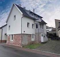 Mehlbach: Freistehendes Einfamilienhaus mit PKW-Stellplatz