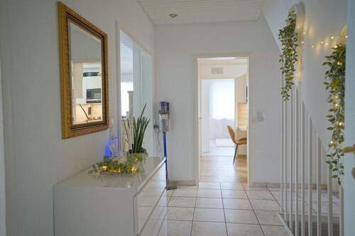 Flur Blickrichtung Küche - 