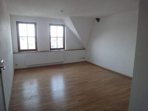 Wohnzimmer - 2 Zimmer Etagenwohnung zur Miete in Dessau-Roßlau