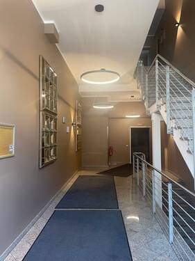 Treppenhaus (1).JPG - Etagenwohnung mit 92,60 m&sup2; in Erfurt zur Miete