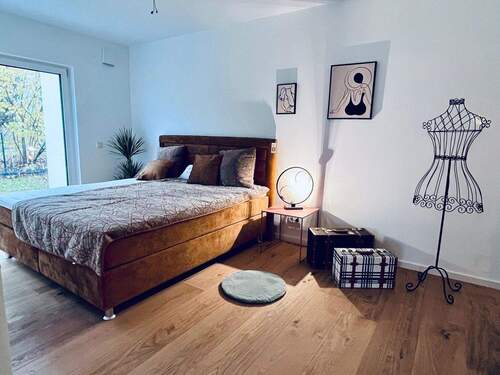 Schlafzimmer - 3 Zimmer Etagenwohnung zum Kaufen in Mühlstetten Röttenbach