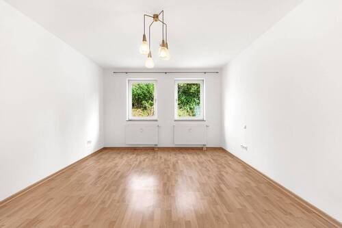 Schlafzimmer - 3 Zimmer Etagenwohnung zum Kaufen in Cham