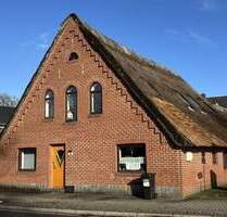 Historisches Juwel unter Reet: Modernisiertes Generationenhaus in Bremen-Rekum - Bremen / Rekum