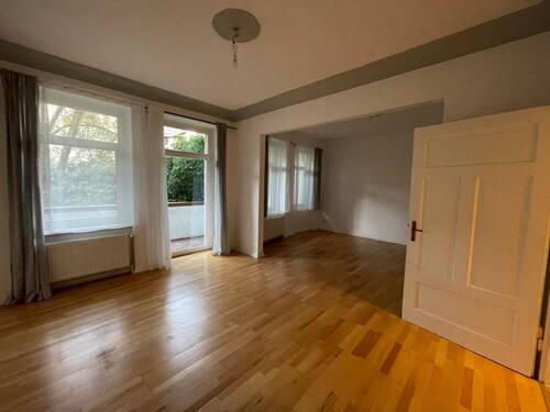 Wohnzimmer im EG links - 