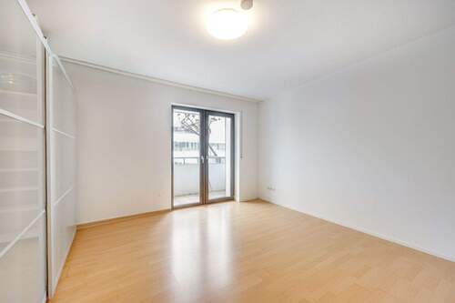 Schlafzimmer - 2 Zimmer Etagenwohnung zum Kaufen in München