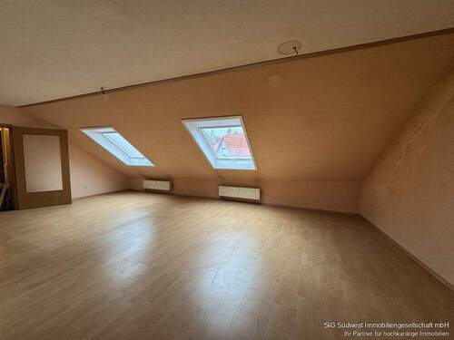 Wohnzimmer - 3 Zimmer Etagenwohnung in Bretten - Kupferhälde