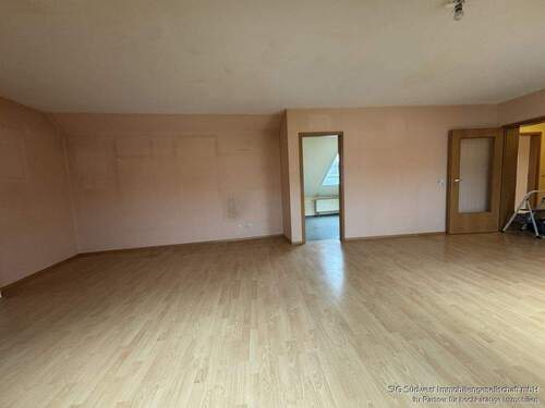 Wohnzimmer - Etagenwohnung mit 70,40 m&sup2; in Bretten - Kupferhälde zum Kaufen