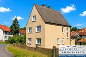 Rück- und Seitenansicht - 5 Zimmer Einfamilienhaus in Mühlhausen