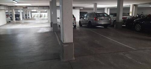 Tiefgaragenstellplatz - 