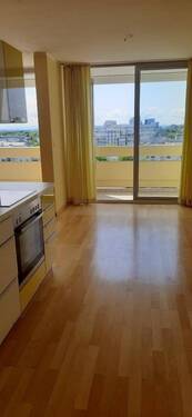 Einbauküche mit Durchgängen - Etagenwohnung mit 88,00 m&sup2; in München zur Miete