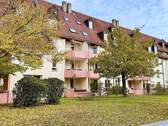 Hausansicht S/W - Elegante 2 Zimmer Wohnung in Erlangen-Tennenlohe