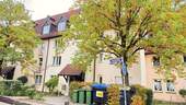 Hausansicht Eingangsseite - 2 Zimmer Etagenwohnung in Erlangen