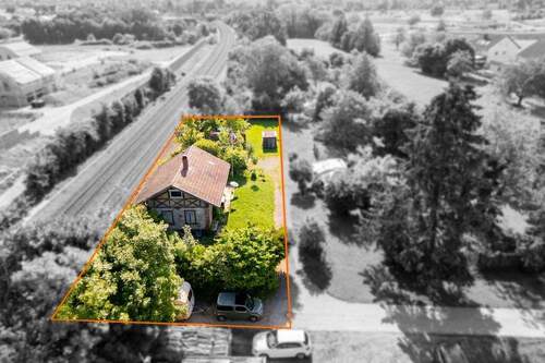 Grundstück von oben mit Möglichkeit eine weitere Hälfte dazuzumieten - 2 Zimmer Einfamilienhaus zum Kaufen in Grenzach-Wyhlen