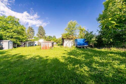 ...mit großzügem Garten - 