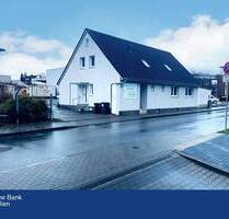 Gewerbehaus mit Garagen und Pkw-Stellplätze in Lübeck 