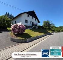 Ein- Zweifamilienhaus mit großzügigem Grundstück und tollem Blick in Limbach.