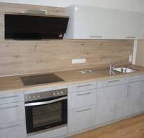 Attraktive 2-Zimmer-Wohnung mit Balkon und moderner Einbauküche, Aufzug, Hausmeister – Frei ab 01.01.2026 - Bad Brückenau