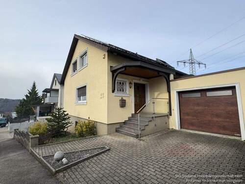 Hausansicht - 8 Zimmer Einfamilienhaus zum Kaufen in Remchingen