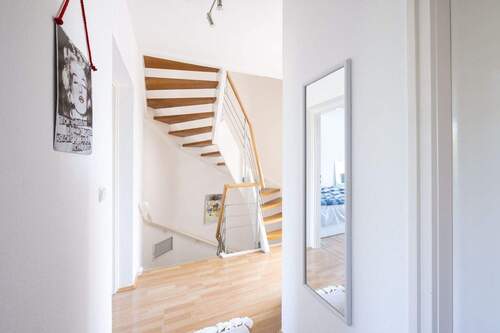 Diele - Reihenmittelhaus mit 130,70 m&sup2; in München zum Kaufen