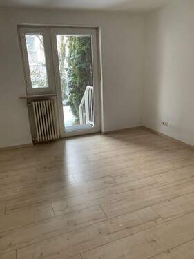 Zugang zur Terrasse.jpg - Helle und gemütliche 3‑Zimmer‑Wohnung mit Terrasse in Geretsried‑Gartenberg