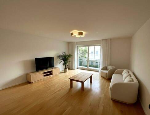 Wohnzimmer - 3 Zimmer Etagenwohnung zum Kaufen in Wolfratshausen