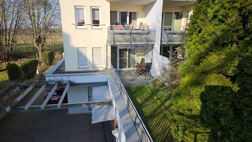 Blick zur Terrasse - 